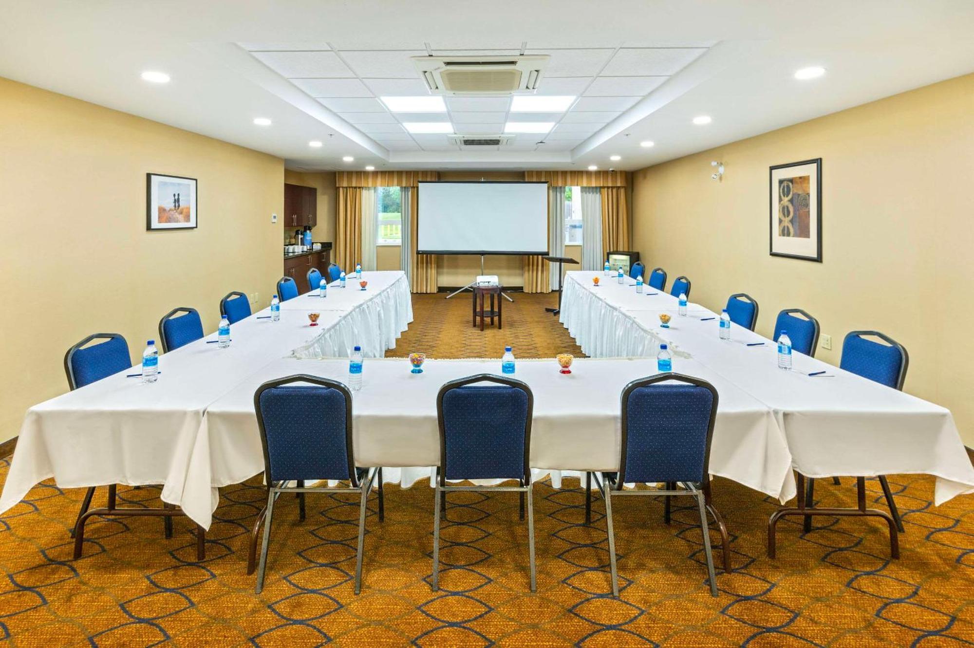 קינקרדין Comfort Inn & Suites מראה חיצוני תמונה